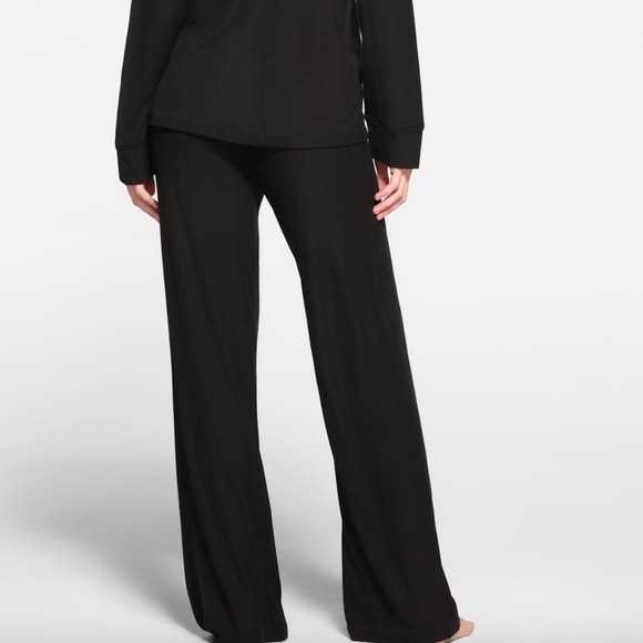 NWT SKIMS Soft Lounge Ribbed Sleep Set - Picture 3 of 4